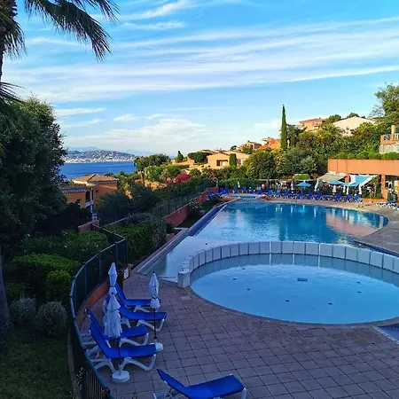 Rousseau Appart hôtel