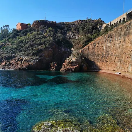 Rousseau Appart hôtel Théoule-sur-Mer
